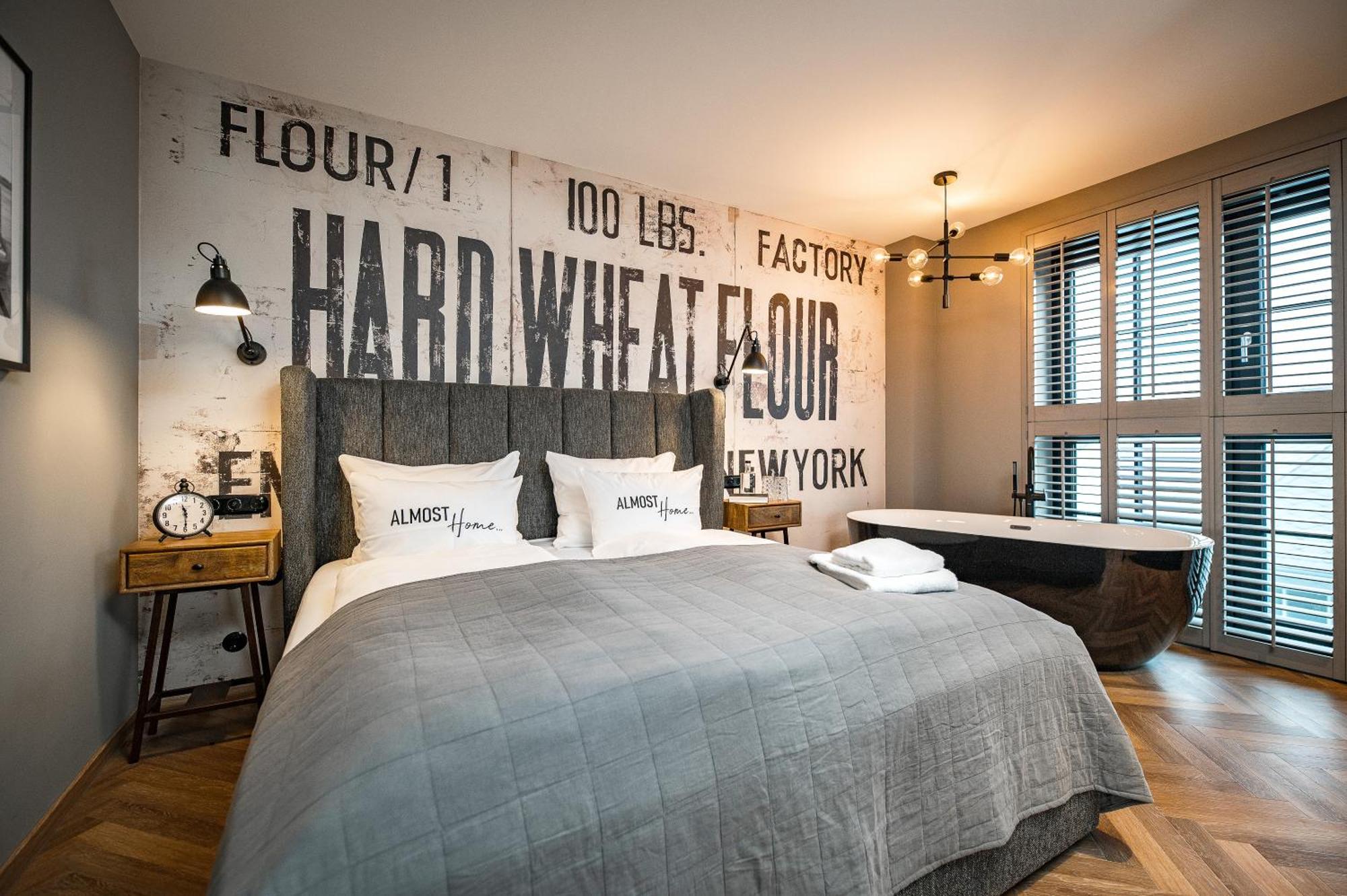 River Loft Hotel & Spa Brunsbuttel Esterno foto